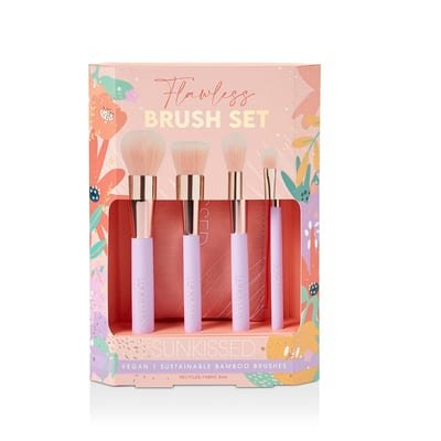 Sunkissed Sunkissed Flawless Brush Set 5 Pieces (This set contains: Blusher Brush Powder Brush Blending Brush Eyeshadow Brush Cosmetic Bag)