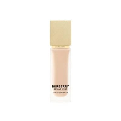 Burberry Burberry Beyond Wear Perfecting Matte Foundation Light Cool #30
