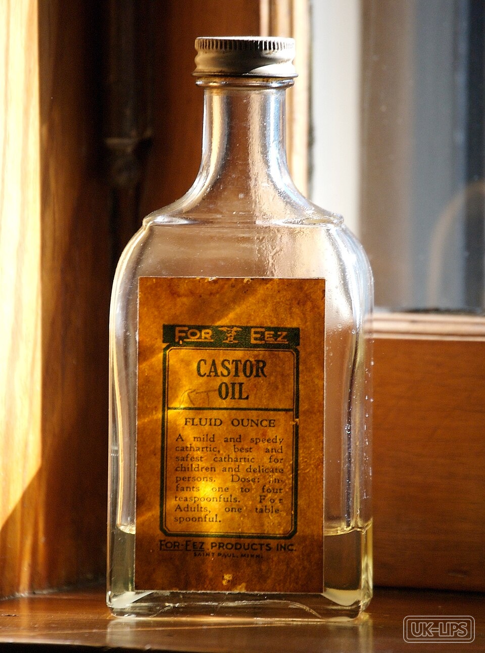 Hydrogenated Castor Oil — Hydrogenated Castor Oil is derived from the seeds of the castor oil plant (Ricinus comm… | UK Lips ingredient guide