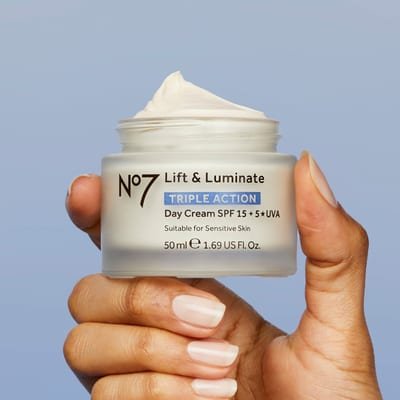 NO7 No7 Lift & Luminate TRIPLE ACTION Day Cream 50ml