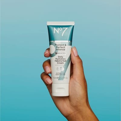 NO7 No7 Protect & Perfect Intense ADVANCED Daily Hand & Nail Cream SPF 15 75ml