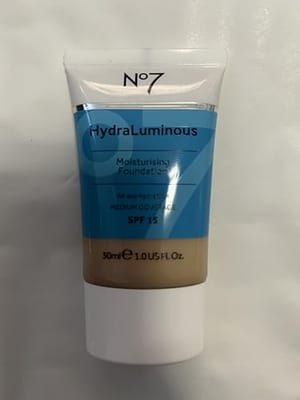 NO7 No7 Hydraluminous Moisturising Foundation Spf15 30Ml Warm Ivory