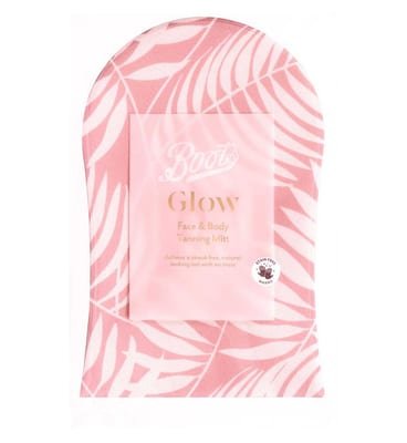 Boots Boots Glow Velvety Soft Self Tan Mitt